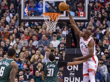 Serge Ibaka ante Milwaukee Serge Ibaka ante Milwaukee