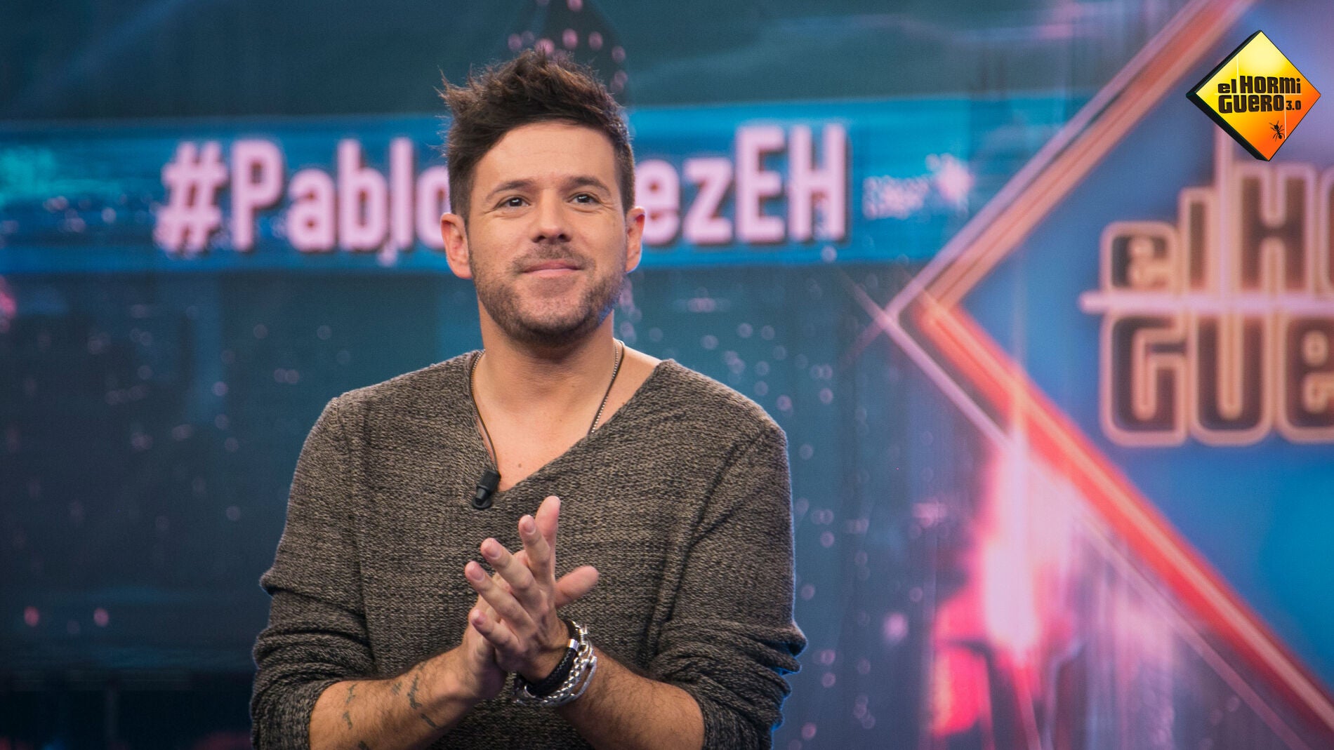 El emocionante mensaje de Pablo L&oacute;pez en su nuevo &eacute;xito 'El Patio'