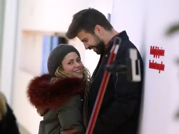 Shakira y Gerard Piqué Shakira y Gerard Piqué