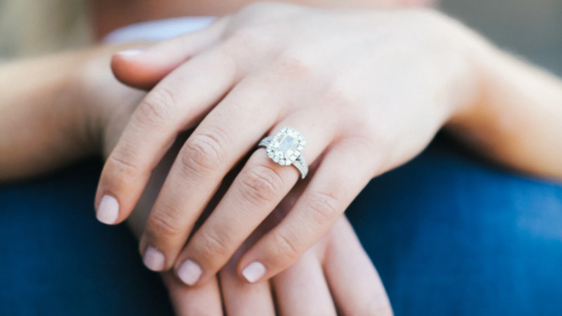 Un fabuloso anillo de pedida Un fabuloso anillo de pedida