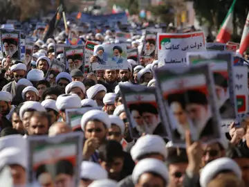 Decenas de miles de iraníes expresan su apoyo a la República Islámica Decenas de miles de iraníes expresan su apoyo a la República Islámica