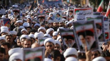 Decenas de miles de iraníes expresan su apoyo a la República Islámica