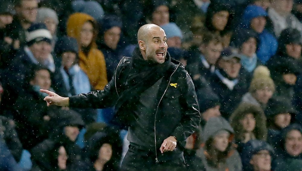 Pep Guardiola durante un partido de la Premier