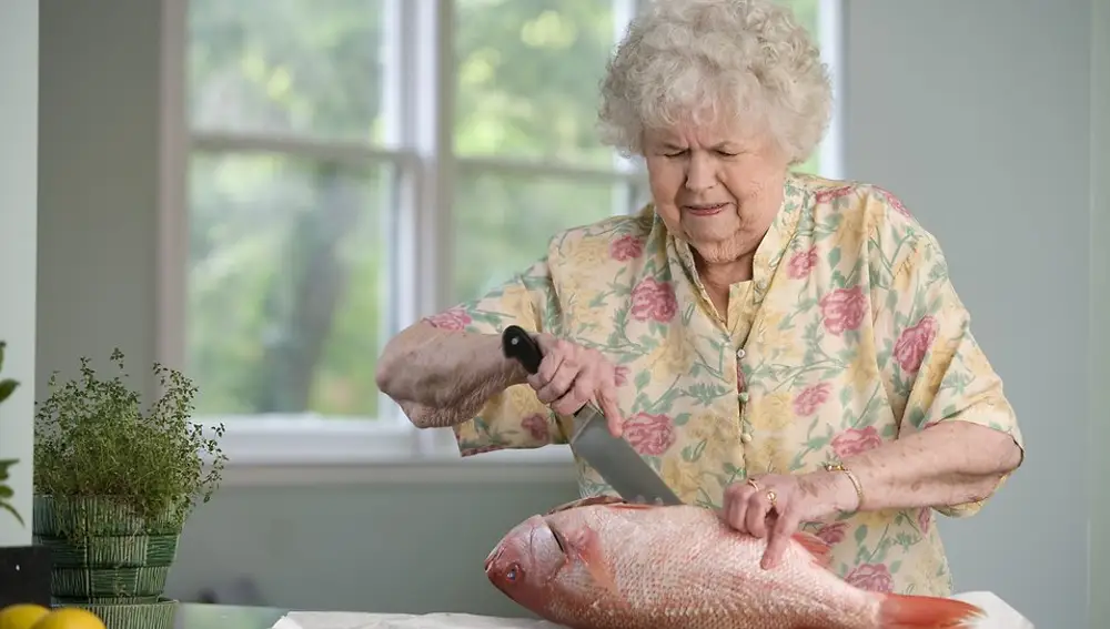 La abuela, siempre en la cocina.