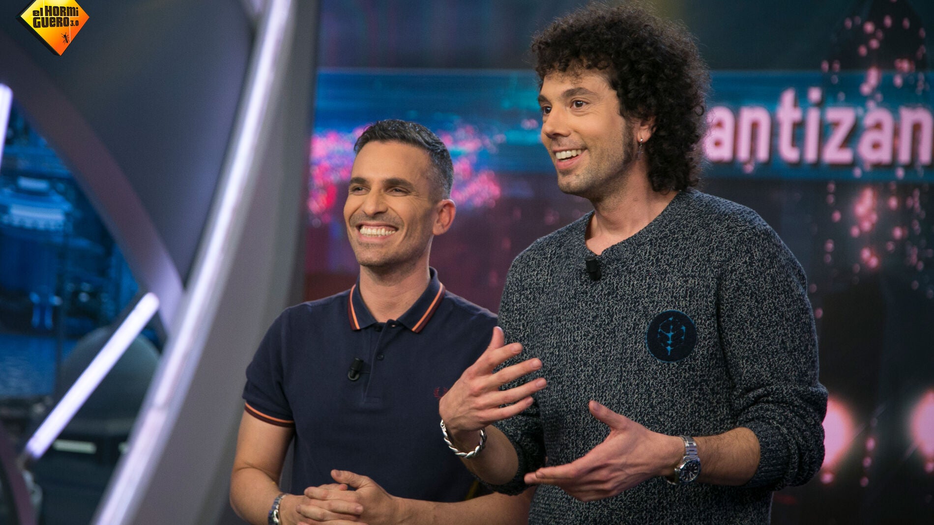 C&oacute;mo ver un poco m&aacute;s la televisi&oacute;n y no morir en el intento, por Juan y Damiana
