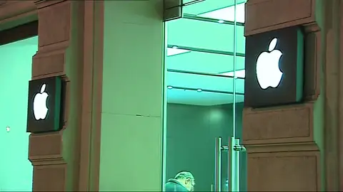 Explota la batería de un Iphone en el taller de la tienda Apple de Valencia Explota la batería de un Iphone en el taller de la tienda Apple de Valencia