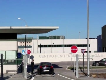 El Ministerio de Interior vacía de inmigrantes la cárcel de Archidona (Málaga) El Ministerio de Interior vacía de inmigrantes la cárcel de Archidona (Málaga)