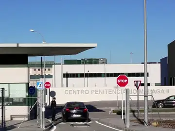 El Ministerio de Interior vacía de inmigrantes la cárcel de Archidona (Málaga) El Ministerio de Interior vacía de inmigrantes la cárcel de Archidona (Málaga)