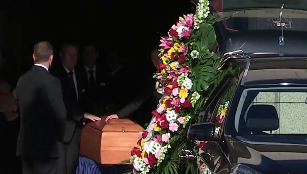 Familiares y amigos despiden a Diana Quer en el velatorio antes de su entierro