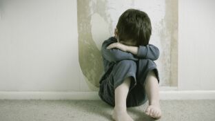 Ni&ntilde;o triste