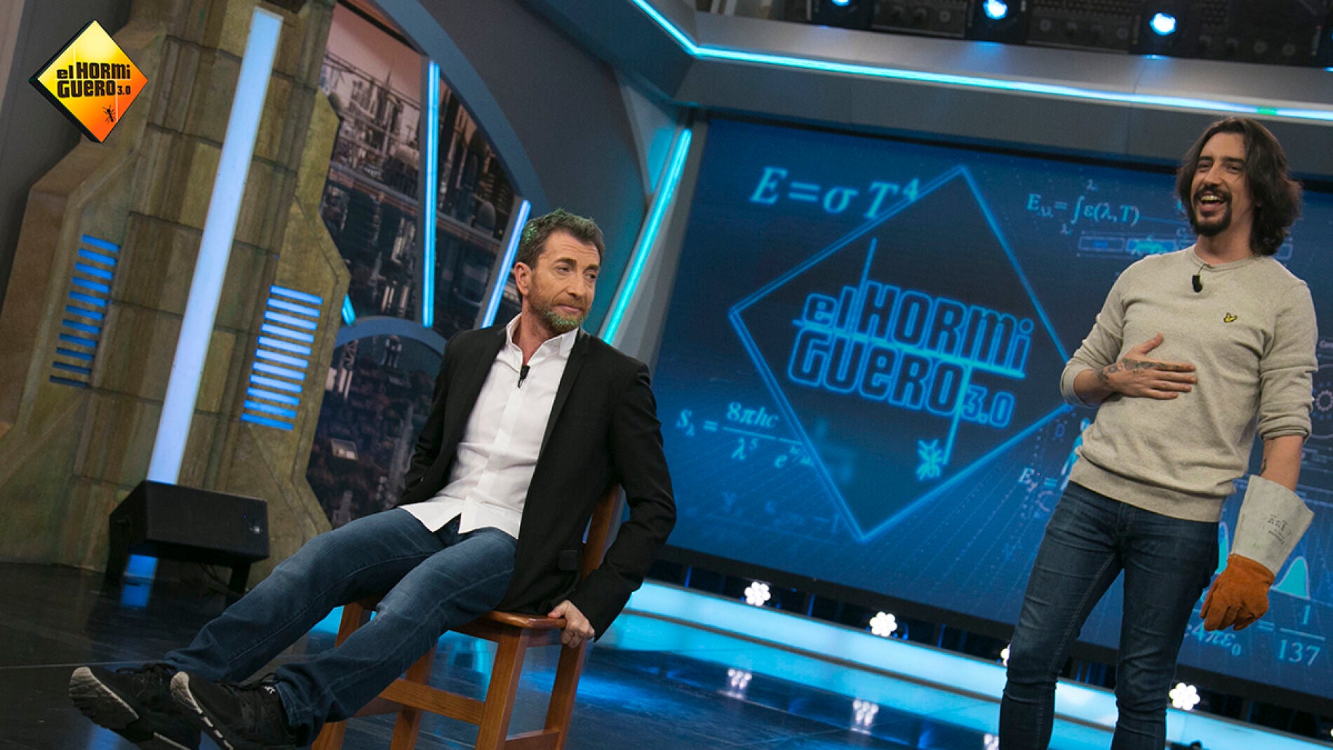 Aprende c&oacute;mo arreglar muebles con botellas de pl&aacute;stico