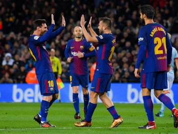 Leo Messi y Jordi Alba celebran un gol ante el Celta de Vigo