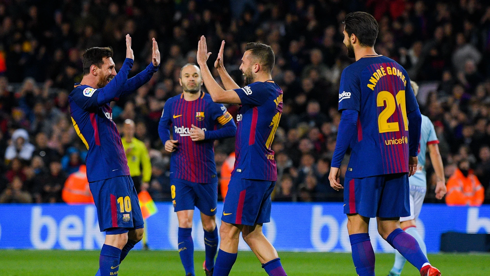Leo Messi y Jordi Alba celebran un gol ante el Celta de Vigo Leo Messi y Jordi Alba celebran un gol ante el Celta de Vigo