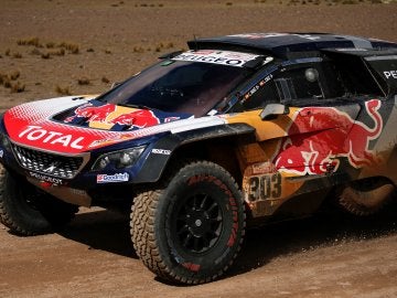 Carlos Sainz, en acción durante la sexta etapa del Dakar
