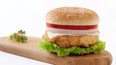 En tabla de madera, no, por favor. Peligroso para la salud.