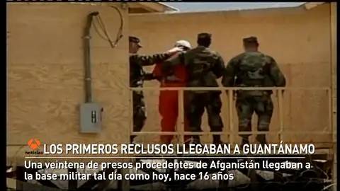 Los primeros reclusos llegaban a Guantánamo hace 16 años Los primeros reclusos llegaban a Guantánamo hace 16 años