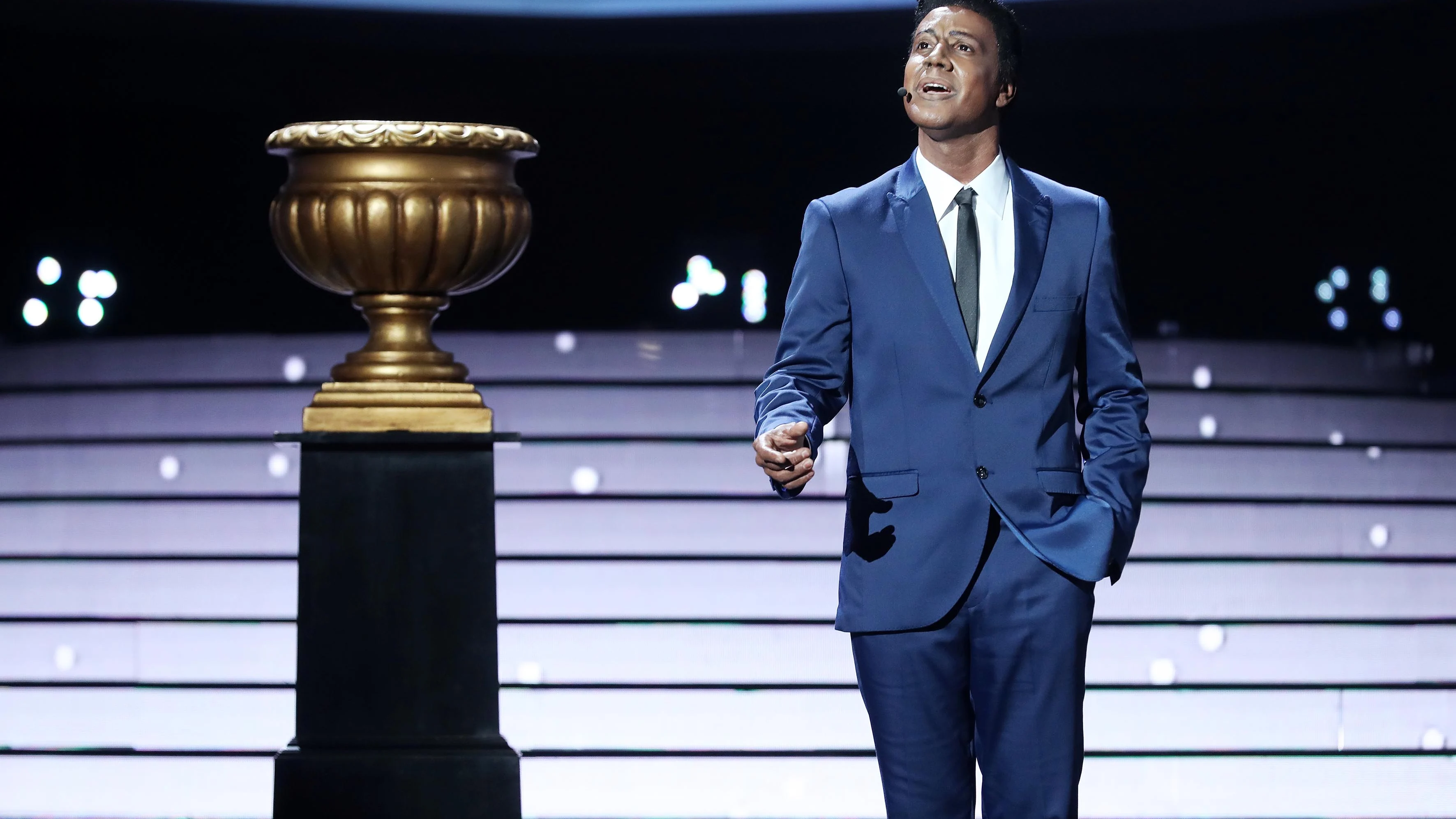 Miquel Fernández llega a nuestros corazones con ‘When I fall in love’ como Nat King Cole Miquel Fernández llega a nuestros corazones con ‘When I fall in love’ como Nat King Cole