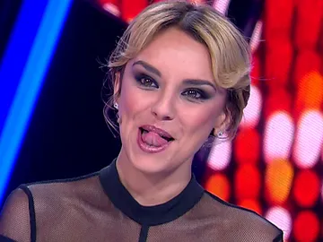 La picaresca forma de David Amor para pedir una cita a Chenoa La picaresca forma de David Amor para pedir una cita a Chenoa