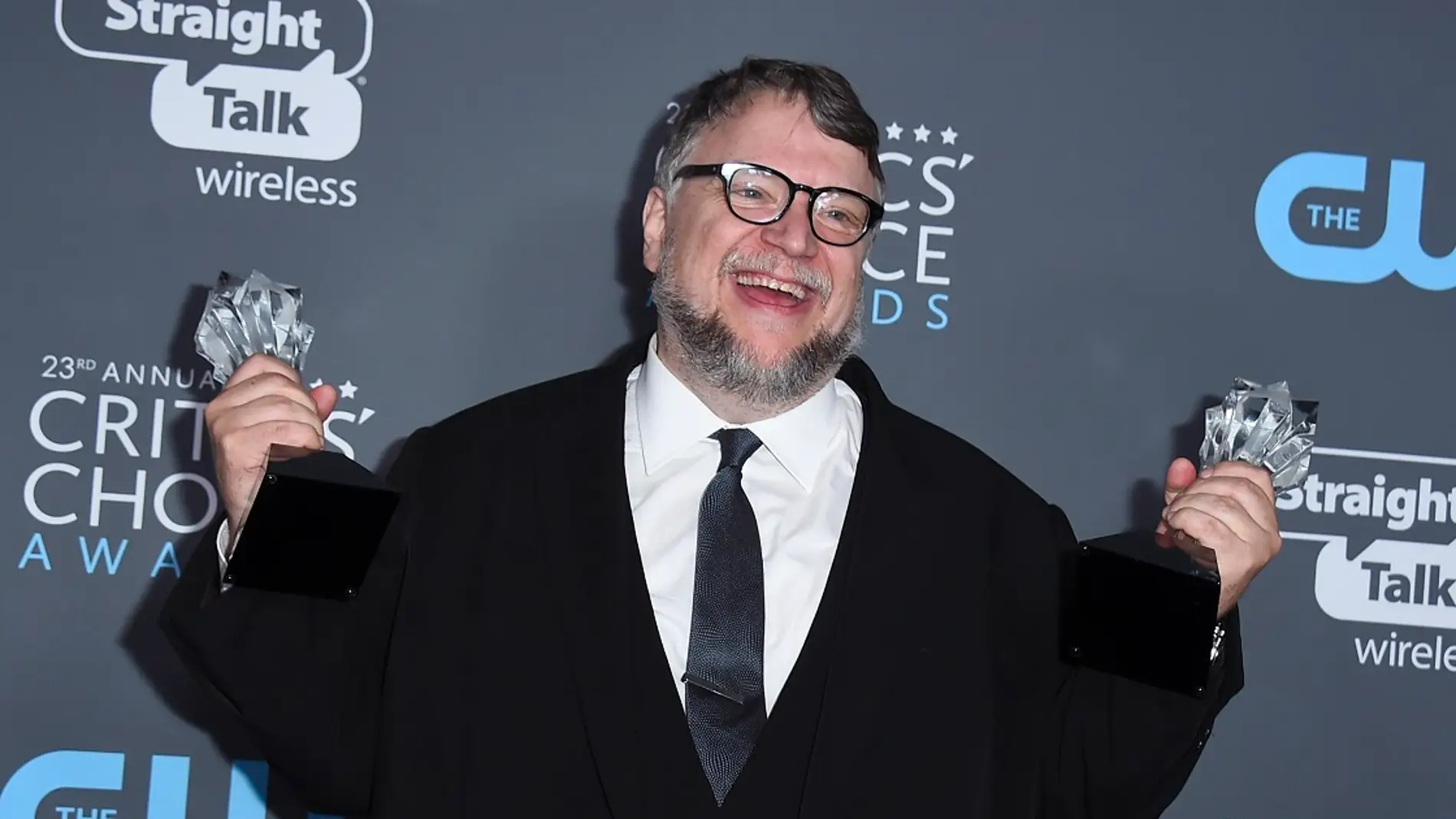 Guillermo del Toro, exultante en los Critics' Choice Awards