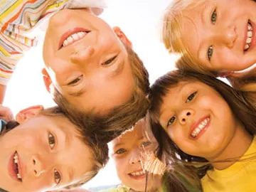 Niños amigos Niños amigos