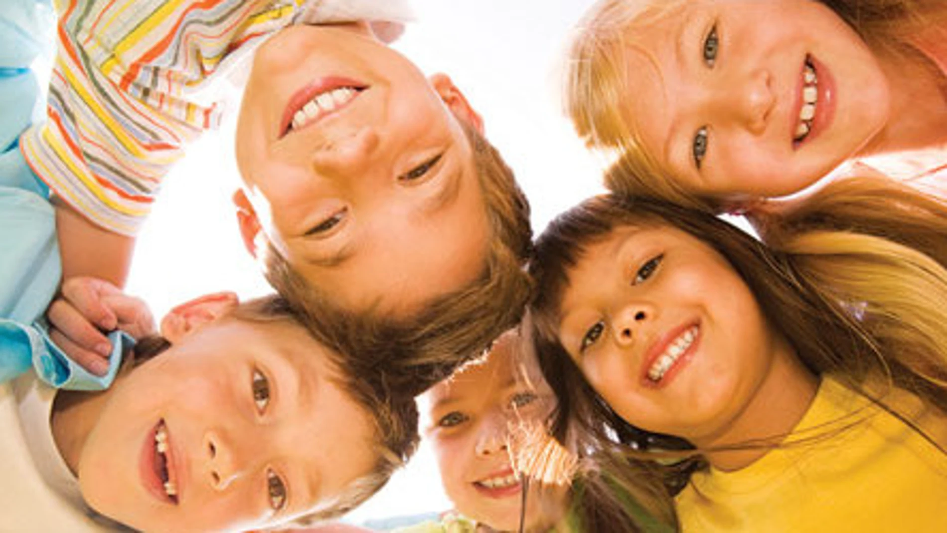 Niños amigos Niños amigos