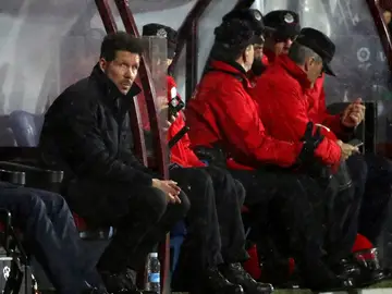 Simeone, en el banquillo de Ipurua Simeone, en el banquillo de Ipurua