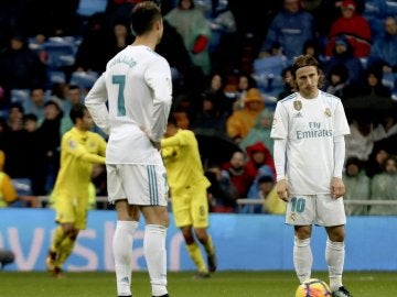 Cristiano y Modric se lamentan tras el gol del Villarreal Cristiano y Modric se lamentan tras el gol del Villarreal