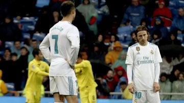 Cristiano y Modric se lamentan tras el gol del Villarreal