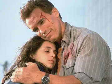 Arnold Schwarzenegger y Eliza Dushku en 'Mentiras arriesgadas' Arnold Schwarzenegger y Eliza Dushku en 'Mentiras arriesgadas'