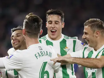 Los jugadores del Betis celebran el 3-2 ante el Leganés Los jugadores del Betis celebran el 3-2 ante el Leganés