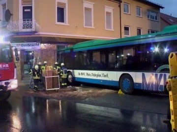 Un accidente de un autobús escolar deja al menos 48 heridos en Alemania Un accidente de un autobús escolar deja al menos 48 heridos en Alemania