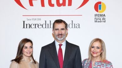 Los Reyes muestran su apoyo en Fitur al sector turístico español tras un año récord
