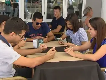 ADICTOS MOVIL ADICTOS MOVIL