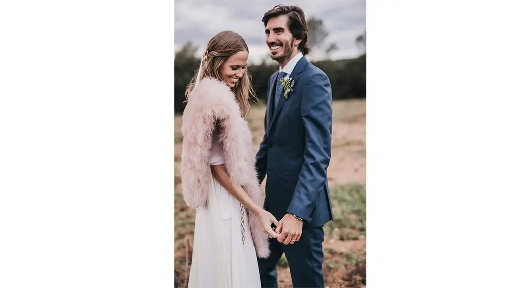 Invitadas elegantes con estola de pelo