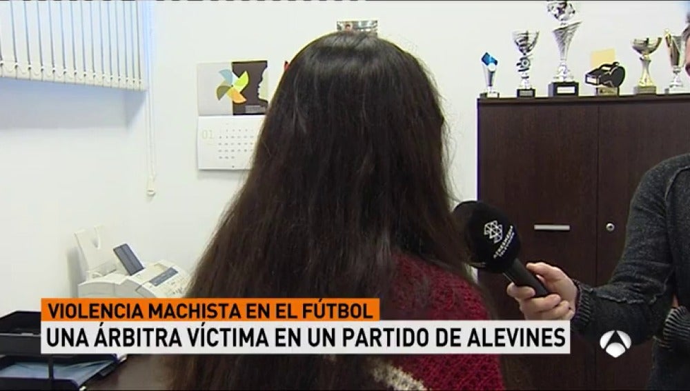 La árbitra de 17 años que recibió gritos machistas durante un partido: "Me fui a casa asustada, me sentía culpable"