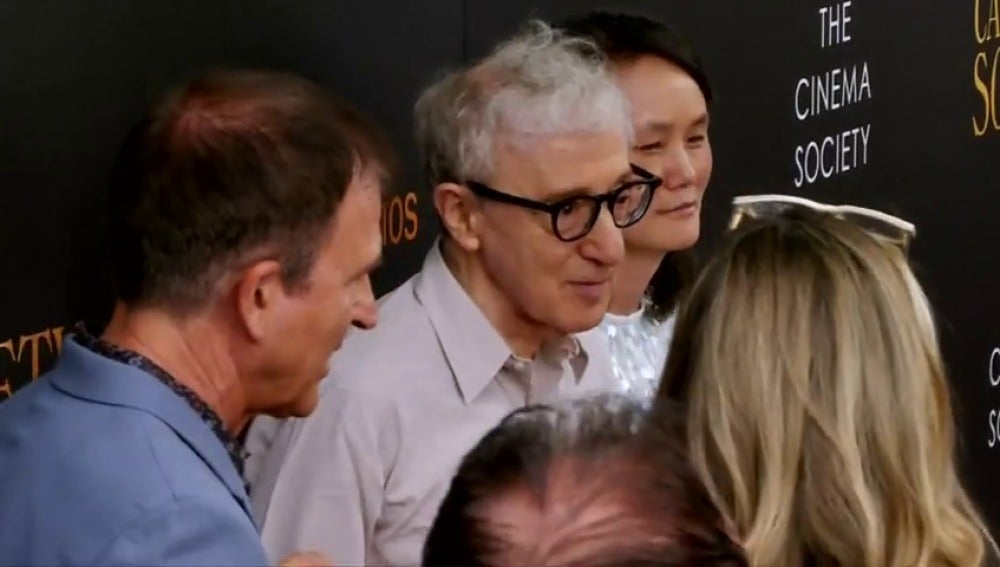 Los actores dan la espalda a Woody Allen ante las acusaciones de su hija