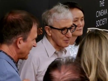 Los actores dan la espalda a Woody Allen ante las acusaciones de su hija