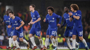 Los jugadores del Chelsea celebran la victoria