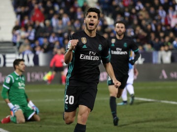 Marco Asensio celebra su gol con el Real Madrid