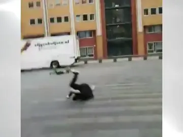 Al menos dos muertos y varios heridos por fuerte temporal en Holanda Al menos dos muertos y varios heridos por fuerte temporal en Holanda