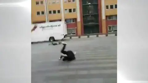 Al menos dos muertos y varios heridos por fuerte temporal en Holanda Al menos dos muertos y varios heridos por fuerte temporal en Holanda