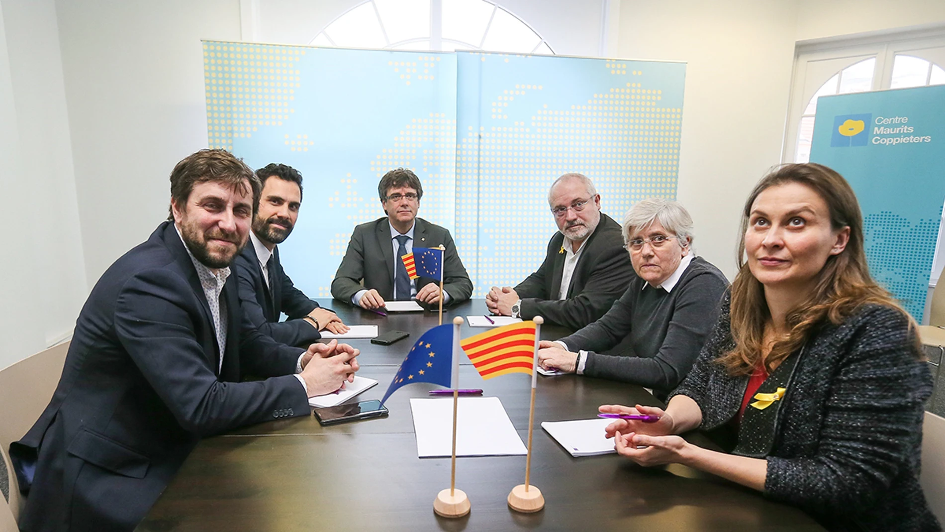 Carles Puigdemont, Roger Torrent,Clara Ponsatí, Lluís Puig, Meritxell Serret y Toni Comín Carles Puigdemont, Roger Torrent,Clara Ponsatí, Lluís Puig, Meritxell Serret y Toni Comín