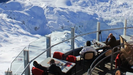 Los 10 restaurantes ubicados en los sitios más espectaculares FUERA DE LO COMÚN