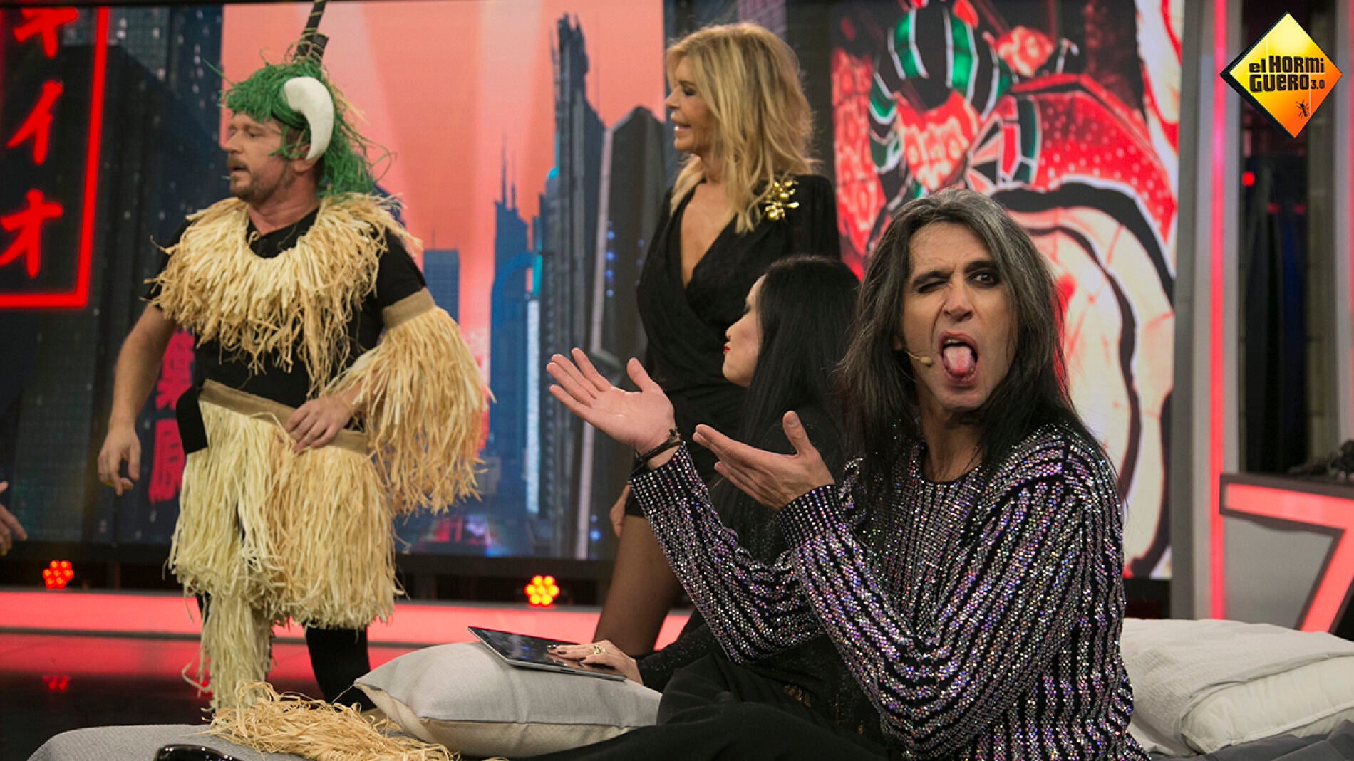 El Monaguillo crea la versi&oacute;n japonesa del baile Zaouli de M&oacute;nica Cruz