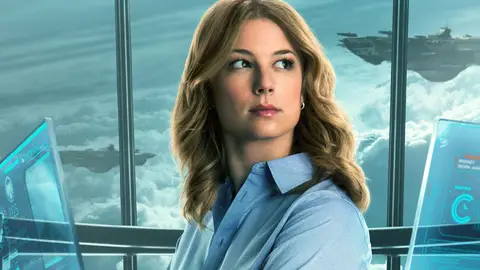Emily VanCamp como la Agente 13 Emily VanCamp como la Agente 13