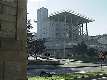 Libertad bajo fianza para 2 policías investigados por homicidio y robo armas Libertad bajo fianza para 2 policías investigados por homicidio y robo armas