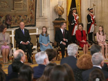 Los Reyes junto a la Princesa Leonor y la Infanta Sofía