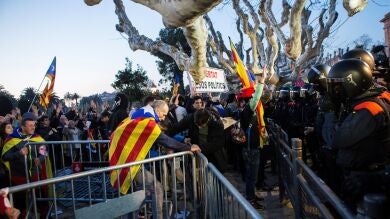Los Mossos d'Esquadra vuelven a ser cuestionados por su actuación en la concentración en las proximidades del Parlament