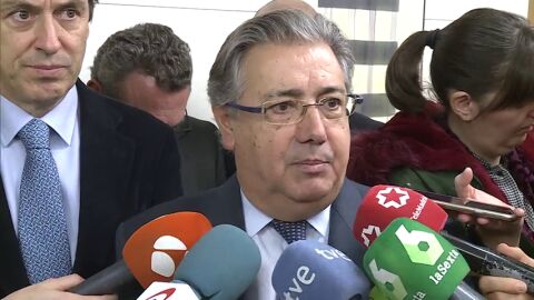 Zoido, sobre los supuestos mensajes de Puigdemont a Com&iacute;n: "Ha fracasado el esperpento que ha puesto en funcionamiento este se&ntilde;or"