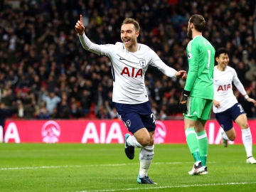 Eriksen celebra su gol ante el Manchester United